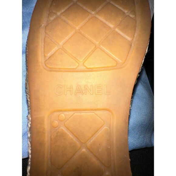 Chanel Camellia espadrilles black size 40, Runs Small ( See measurements) more l - Picture 9 of 16